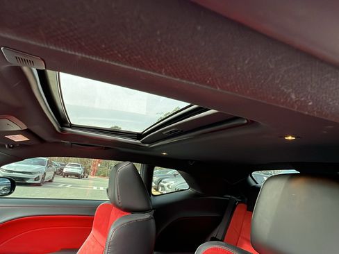 Used 2020 Dodge Challenger R/T w/ Plus Package image 17