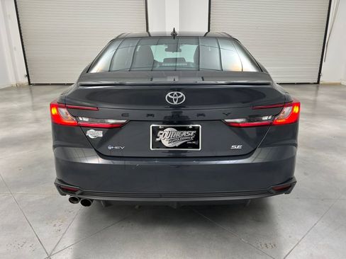Used 2025 Toyota Camry SE image 6
