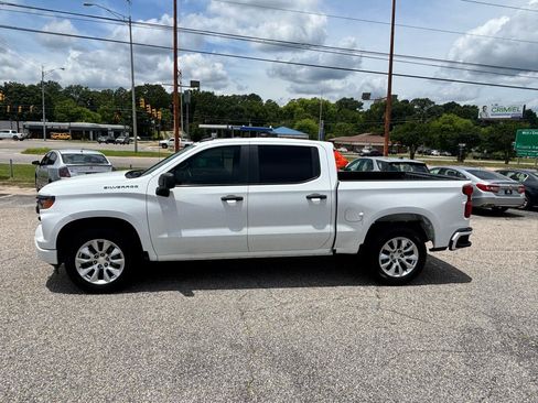 Used 2022 Chevrolet Silverado 1500 Custom RWD image 9