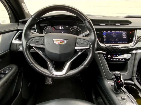 Used 2024 Cadillac XT6 Premium Luxury FWD image 14