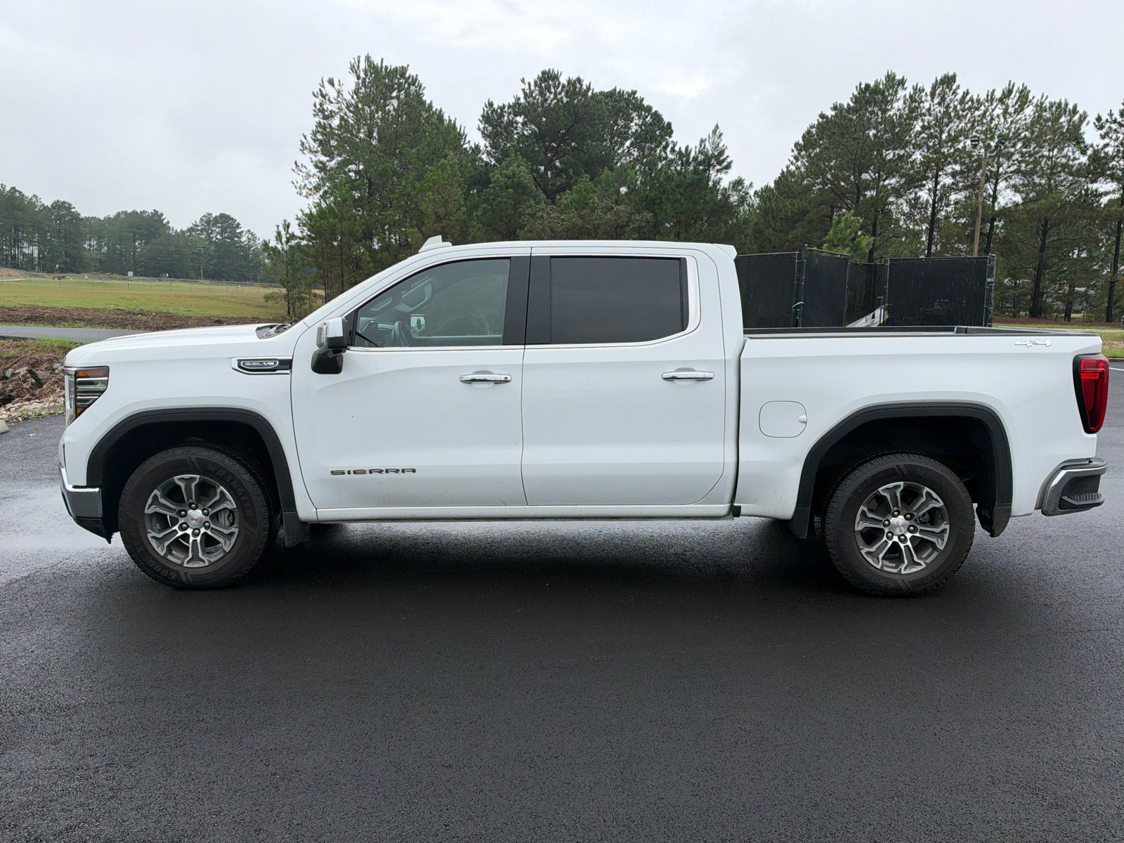 Used 2025 GMC Sierra 1500 SLT AWD/4WD image 8