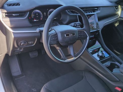 New 2025 Jeep Grand Cherokee L Laredo w/ Luxury Tech Group I RWD image 10