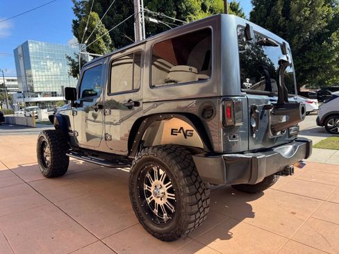 Used 2008 Jeep Wrangler Unlimited Sahara w/ Trailer Tow Group AWD/4WD image 7
