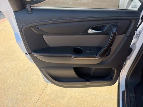 Used 2016 GMC Acadia SLT image 14