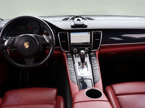 Used 2016 Porsche Panamera 4 image 14