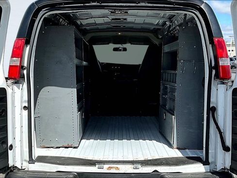 Used 2017 Chevrolet Express 2500 RWD image 7