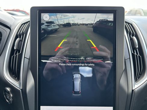 Used 2024 Ford Edge Titanium image 31