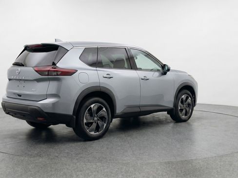 Used 2025 Nissan Rogue SV FWD image 9