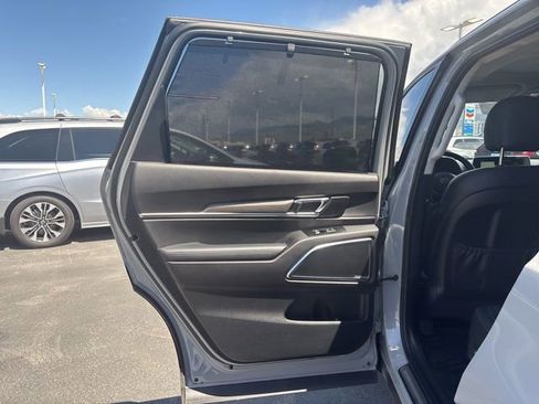 Used 2021 Kia Telluride SX w/ SX Prestige Package AWD/4WD image 19