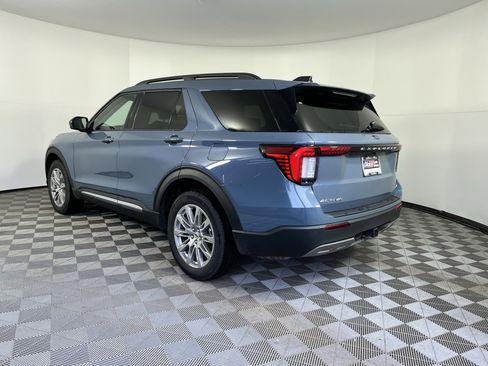Used 2025 Ford Explorer Active w/ Active Comfort Package image 3