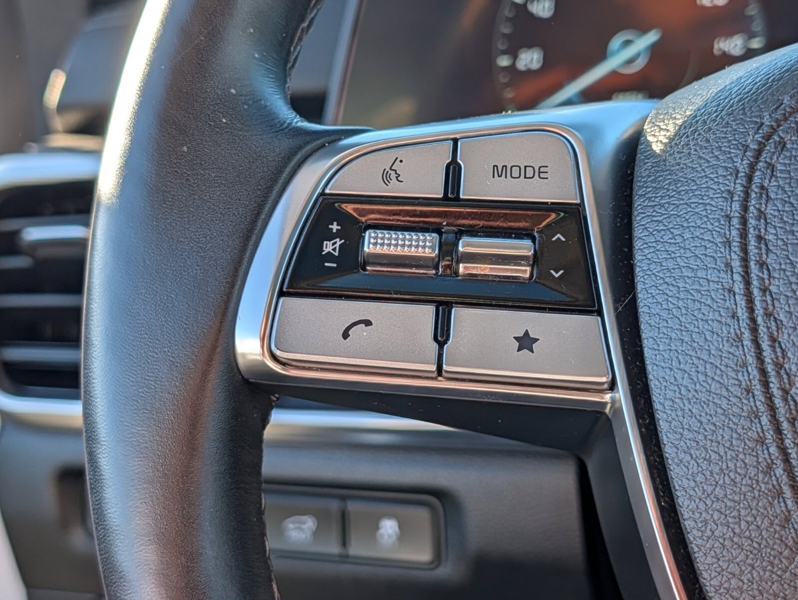 Used 2025 Kia Telluride SX Prestige AWD/4WD image 36