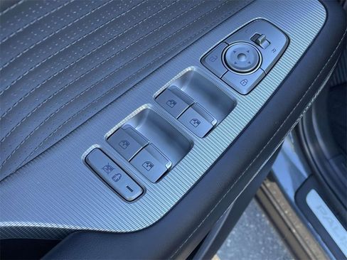 Used 2025 Hyundai Palisade Calligraphy image 16