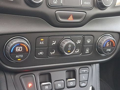 Used 2019 GMC Terrain Denali AWD/4WD image 16