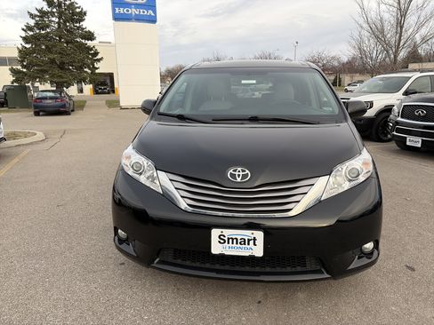 Used 2017 Toyota Sienna XLE w/ XLE Navigation Package image 2
