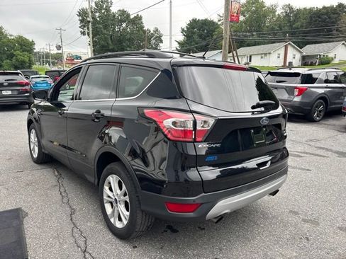 Used 2017 Ford Escape SE w/ Equipment Group 201A AWD/4WD image 4