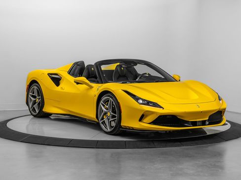 Certified 2022 Ferrari F8 Tributo RWD image 1