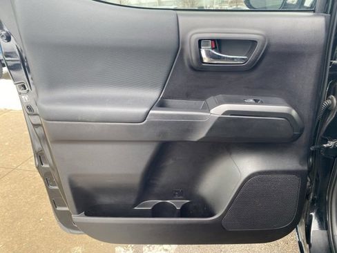 Used 2020 Toyota Tacoma TRD Off-Road image 22