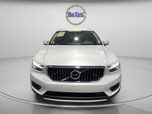 Used 2019 Volvo XC40 T4 Inscription image 6