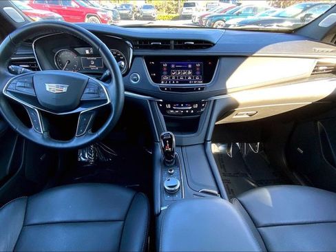 Used 2025 Cadillac XT5 Premium Luxury image 15