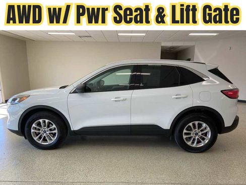 Used 2022 Ford Escape SE w/ Convenience Package image 1