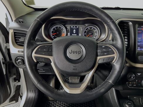 Used 2015 Jeep Cherokee Latitude w/ Comfort/Convenience Group image 12