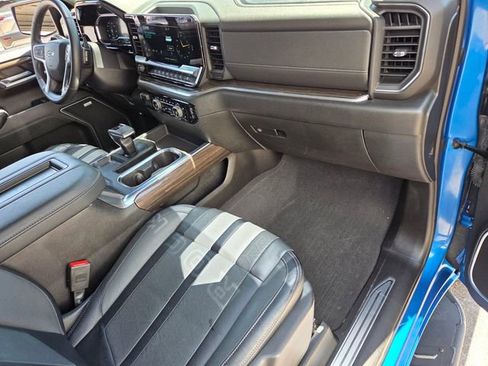 Certified 2022 Chevrolet Silverado 1500 RST AWD/4WD image 16