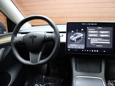 Used 2023 Tesla Model Y Long Range image 20