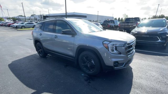 Used 2024 GMC Terrain AT4 w/ Tech Package AWD/4WD image 3