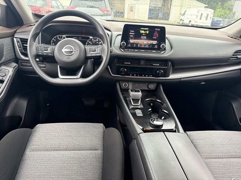 Used 2023 Nissan Rogue SV image 13