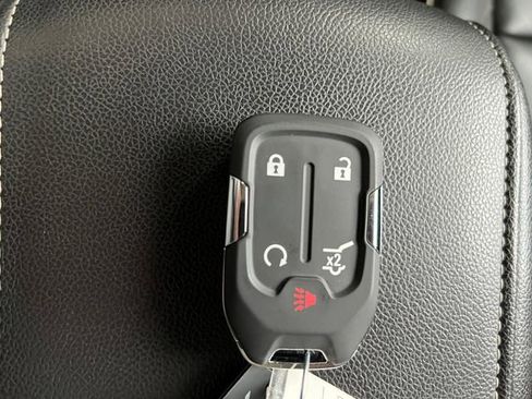 Used 2023 GMC Acadia Denali w/ Denali Technology Package image 25