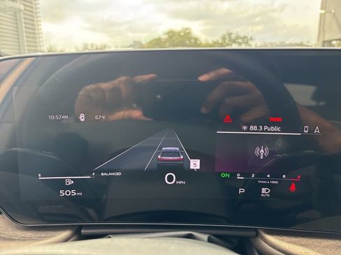 Used 2025 Audi Q5 Premium w/ Convenience Package image 22