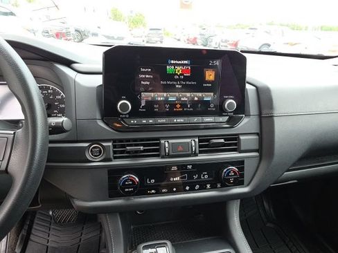 Used 2023 Nissan Pathfinder S FWD image 17
