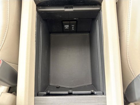 Used 2018 Honda Ridgeline RTL-E image 32