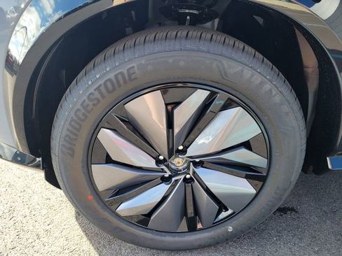 New 2025 Nissan Ariya AWD image 12