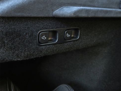 Used 2022 Tesla Model S image 34