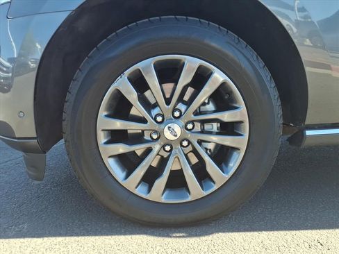 Used 2021 Ford Expedition Limited image 9