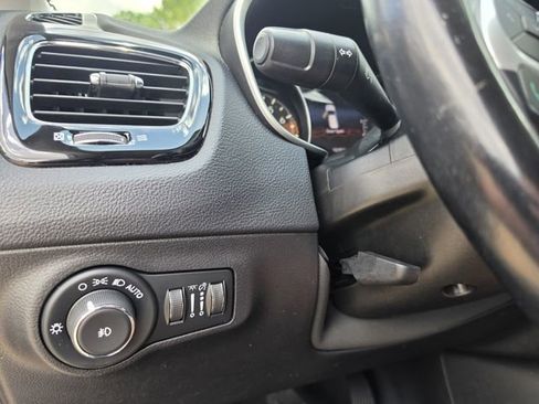 Used 2020 Jeep Compass Limited AWD/4WD image 17