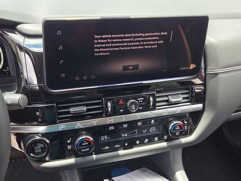 New 2026 Nissan Pathfinder Platinum FWD image 17