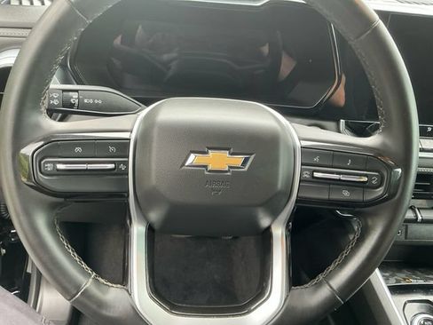 Used 2023 Chevrolet Colorado LT w/ LT Convenience Package II AWD/4WD image 13