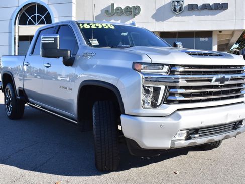 Used 2022 Chevrolet Silverado 2500 High Country w/ Z71 Off-Road Package image 3