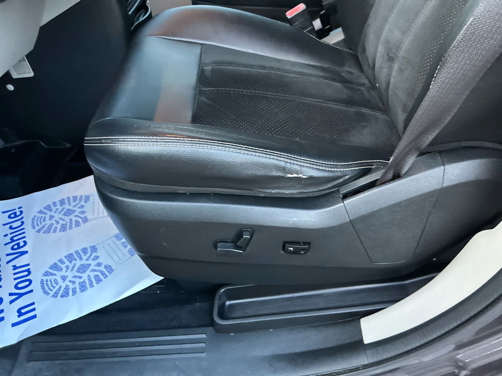 Used 2018 Dodge Grand Caravan SXT FWD image 11