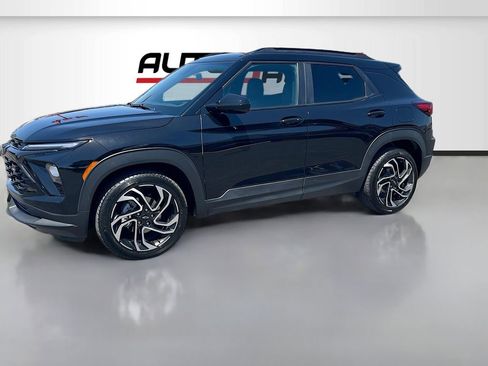 Used 2024 Chevrolet TrailBlazer RS w/ Driver Confidence Package FWD image 3