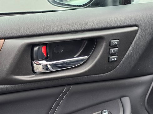 Used 2018 Subaru Outback 2.5i Limited w/ Popular Package #2 image 15