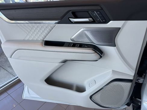 Certified 2024 GMC Acadia Denali w/ Super Cruise Package image 15