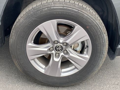 Used 2025 Toyota RAV4 LE image 29