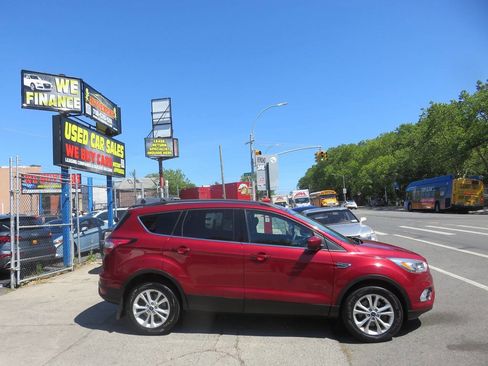 Used 2018 Ford Escape SEL AWD/4WD image 9