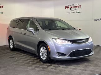 Used 2019 Chrysler Pacifica Touring Plus video 3