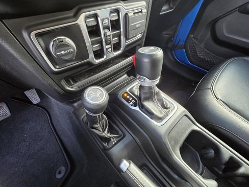 Used 2022 Jeep Wrangler Unlimited Sahara image 20