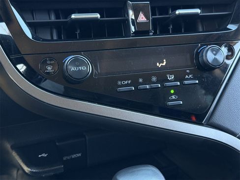 Used 2023 Toyota Camry SE image 20