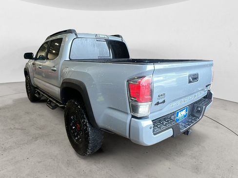 Used 2017 Toyota Tacoma TRD Pro AWD/4WD image 4